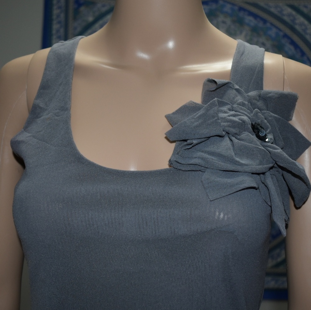 Top - Picture 2 of 5